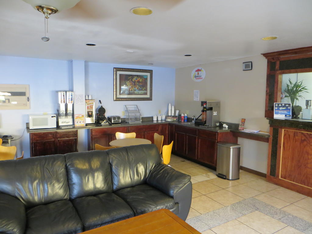 Knights Inn Memphis At Macon Cove Bagian luar foto