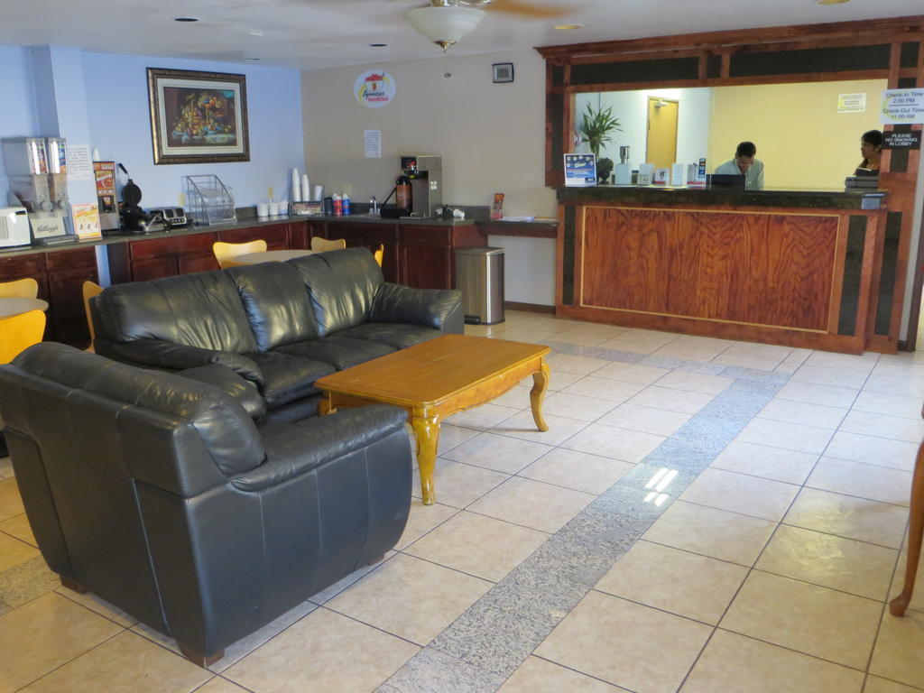 Knights Inn Memphis At Macon Cove Bagian luar foto